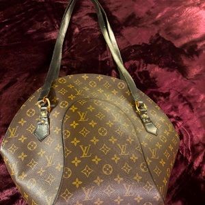 Louis Vuitton Ellipse Bag